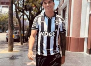 joaquin-correa-se-apresenta-ao-botafogo-para-o-mundial-de-clubes