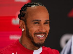 qual-e-o-segredo-por-tras-do-sucesso-de-lewis-hamilton?-os-7-fatores-que-tornaram-o-piloto-imbativel